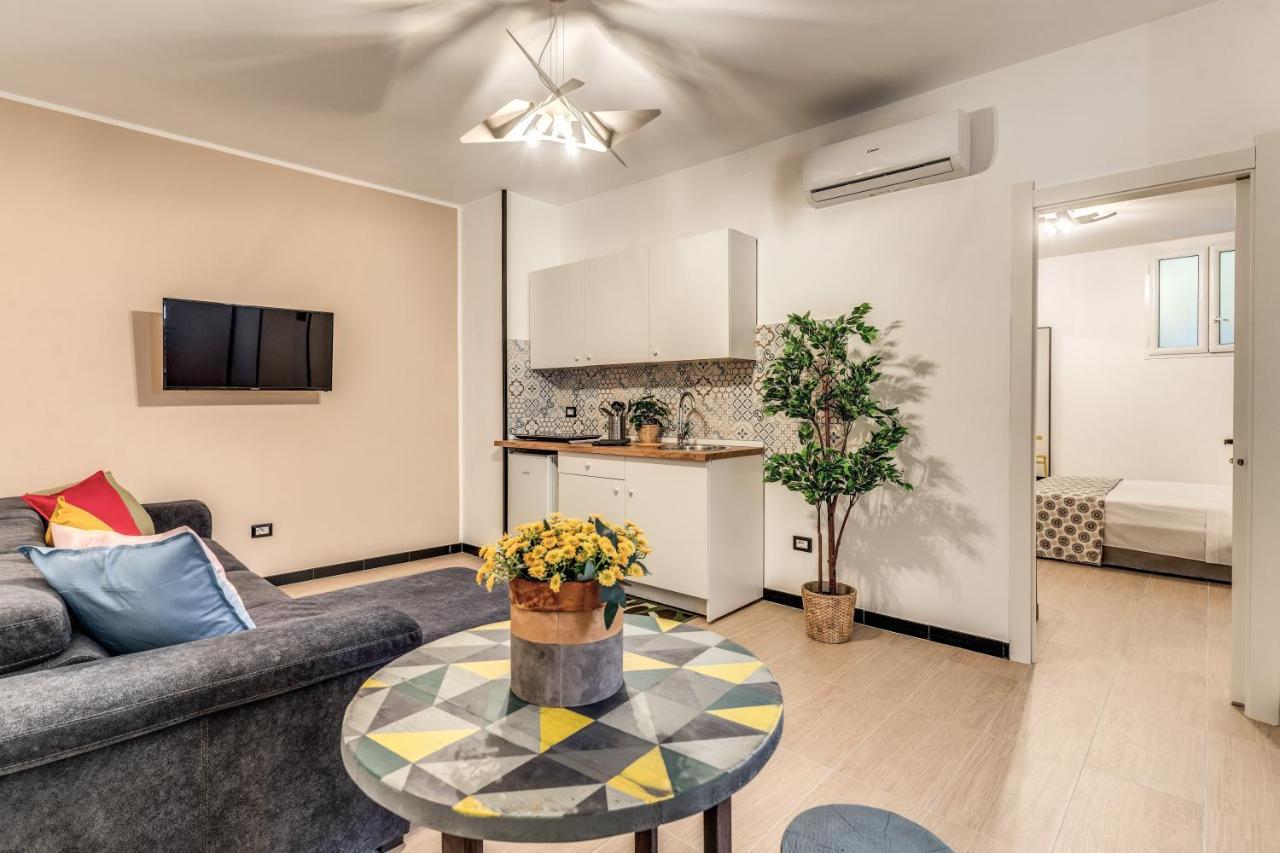 The Quarters Naples Apartments Екстер'єр фото