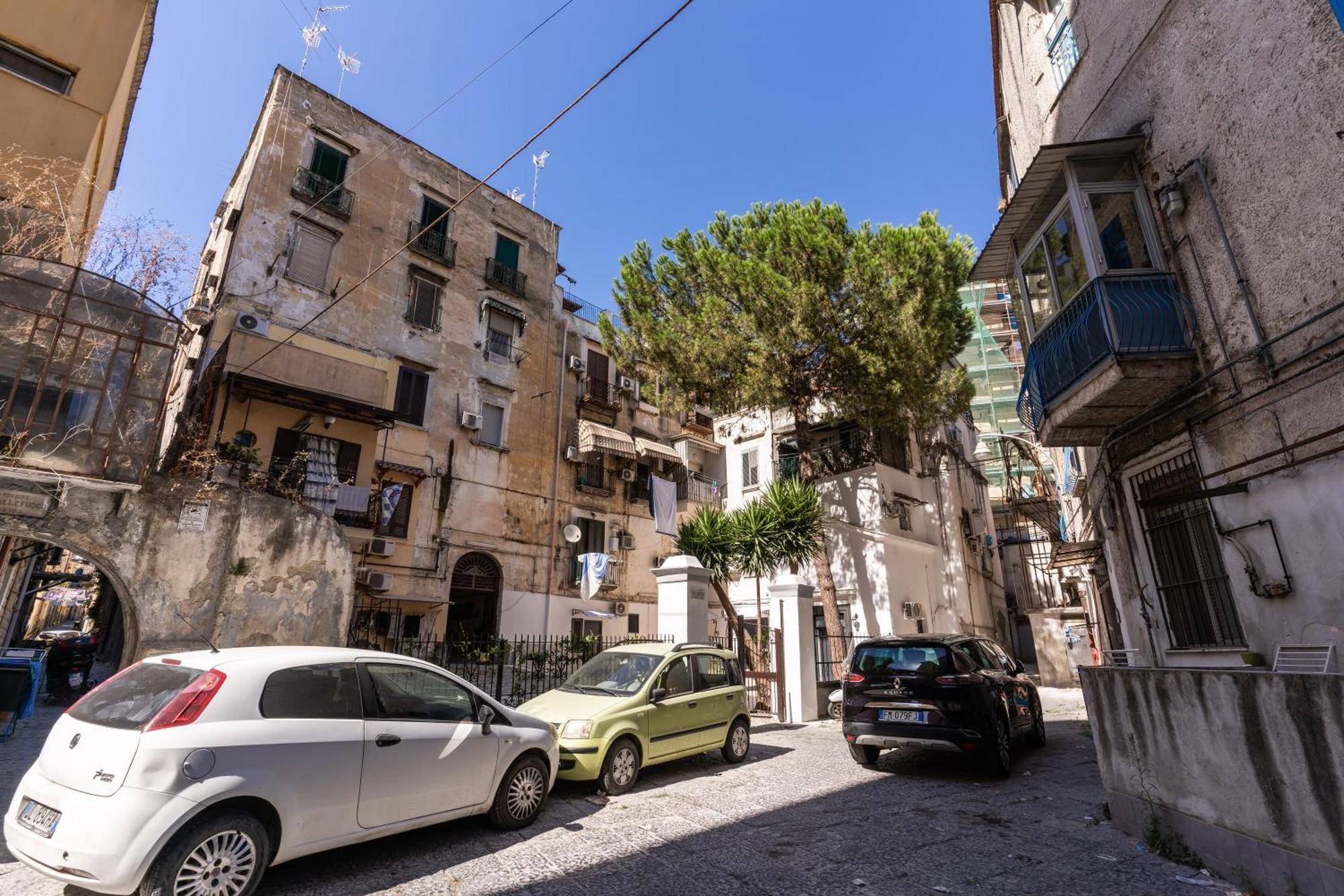 The Quarters Naples Apartments Екстер'єр фото