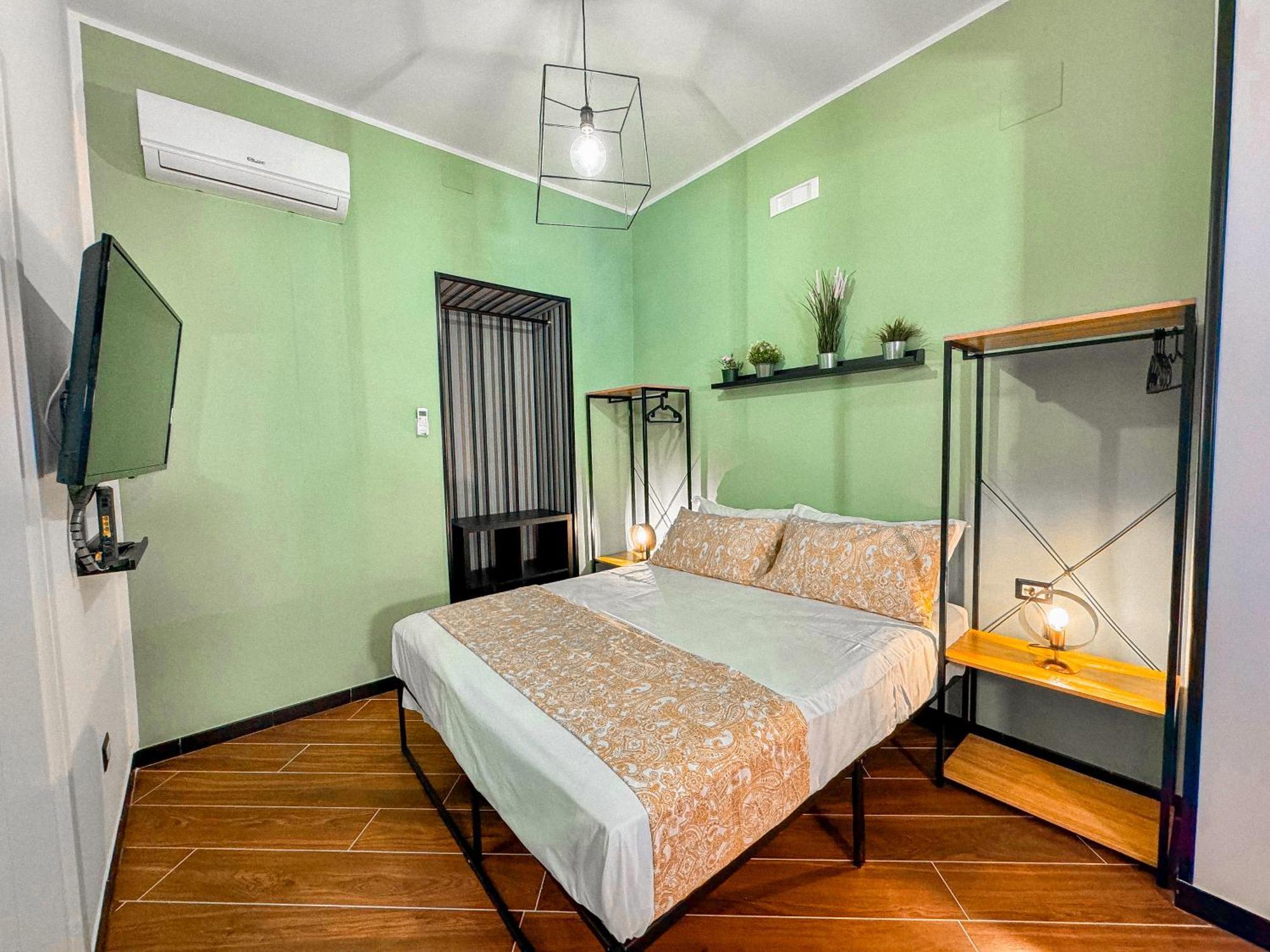 The Quarters Naples Apartments Екстер'єр фото