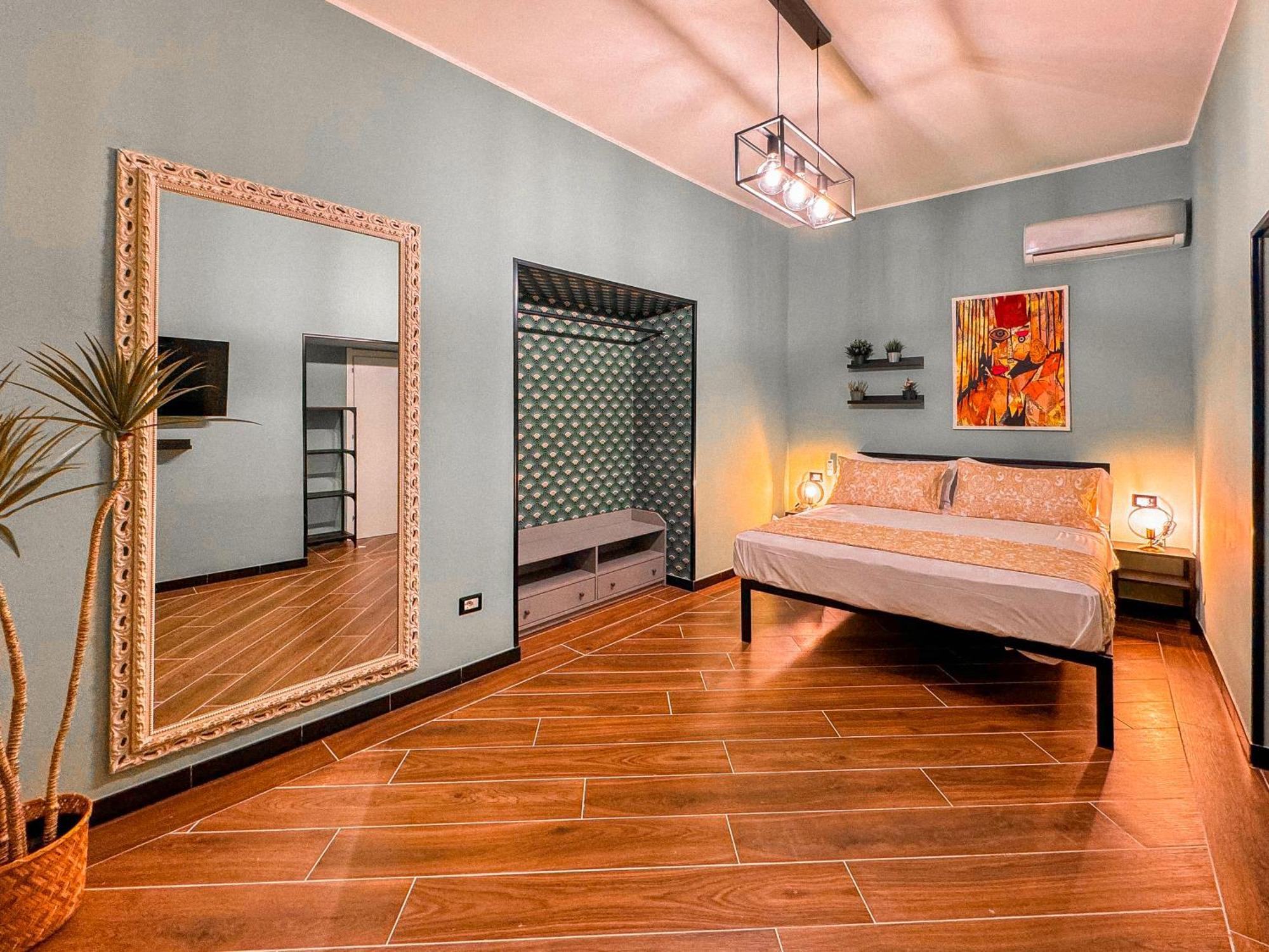 The Quarters Naples Apartments Екстер'єр фото